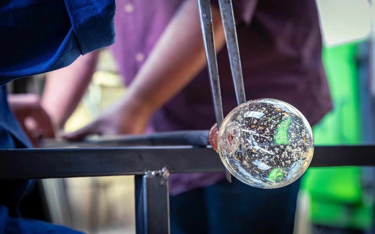 wecandoo-soufflage-verre-boule-verre-fusion