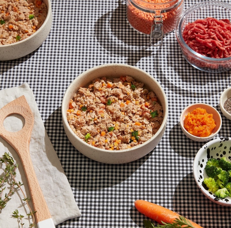 Gamelle de repas frais Pépette avec morceaux de viande et légumes