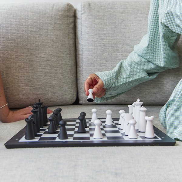 Échiquier connecté GoChess Mini avec ses pièces