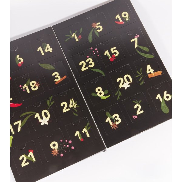 Calendrier de l'Avent épices ouvert sur ses 24 cases numérotées