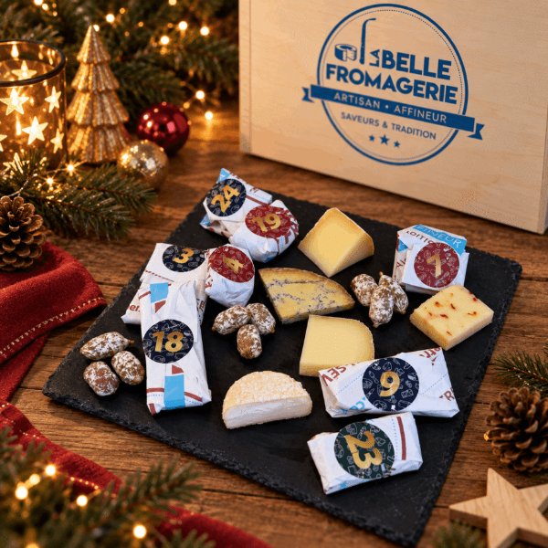 Calendrier de l'Avent fromages et mini-saucissons : assortiment de fromages et de saucissons sur une ardoise