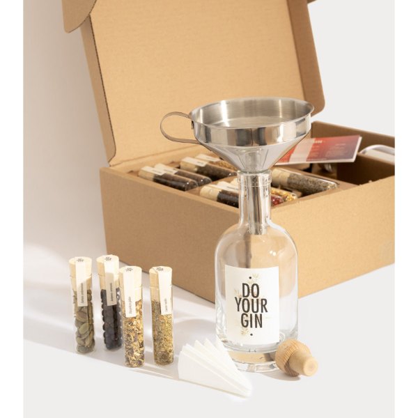 Coffret pour faire son gin maison avec épices et deux bouteilles