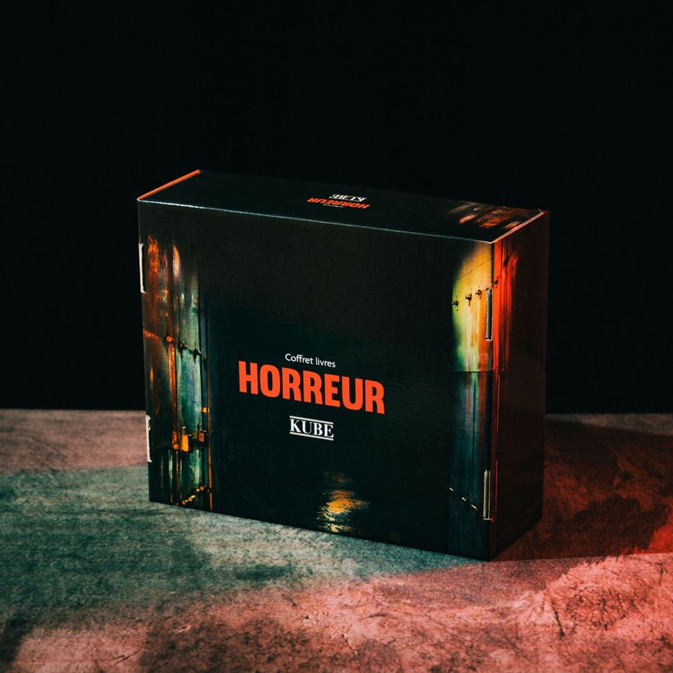 Le coffret livres Horreur de Kube fermé, prêt à être offert