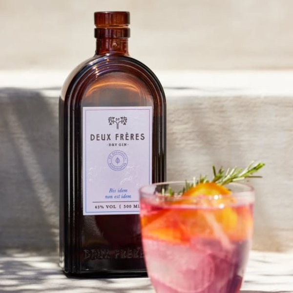 Bouteille de gin rose Deux Frères
