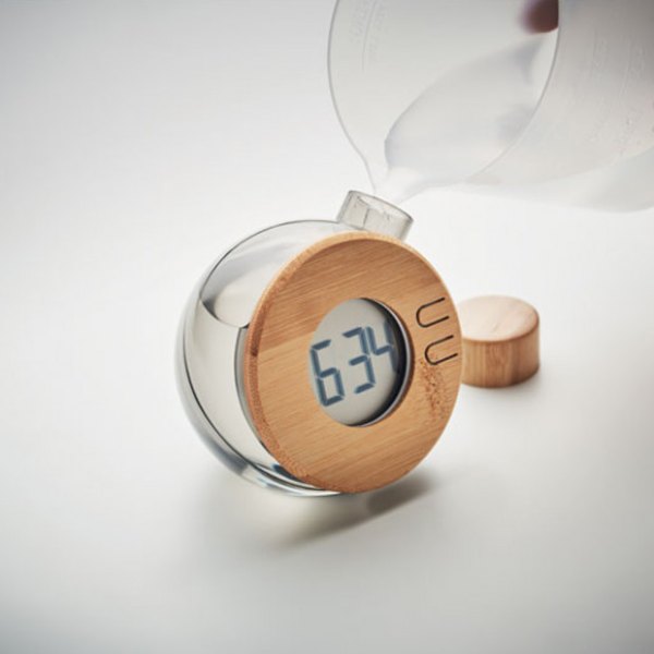 Horloge à eau en bambou avec écran LCD qui fonctionne à l'eau salée