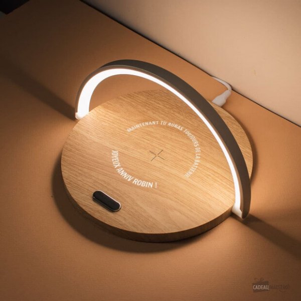 Lampe de chevet tactile à socle en bois avec chargeur à induction