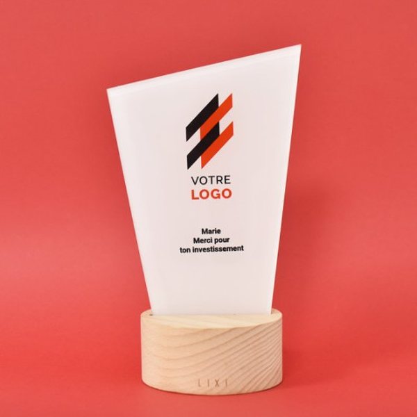 Lampe Lixi en plexiglas imprimée d'un logo et d'un message de remerciement, posée sur un socle en hêtre