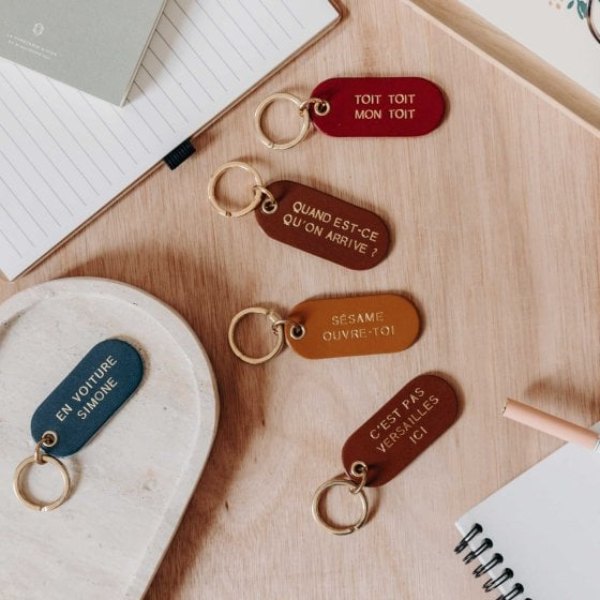 Porte-clés en cuir gravés d'un message